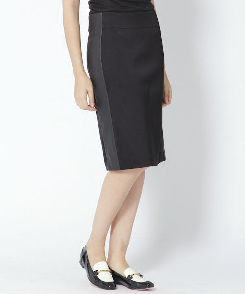 ストレッチサテン合皮タイトスカート