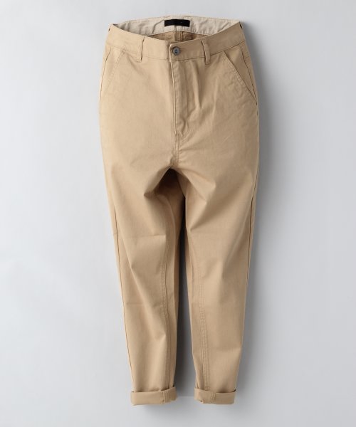 チノテーパードパンツ