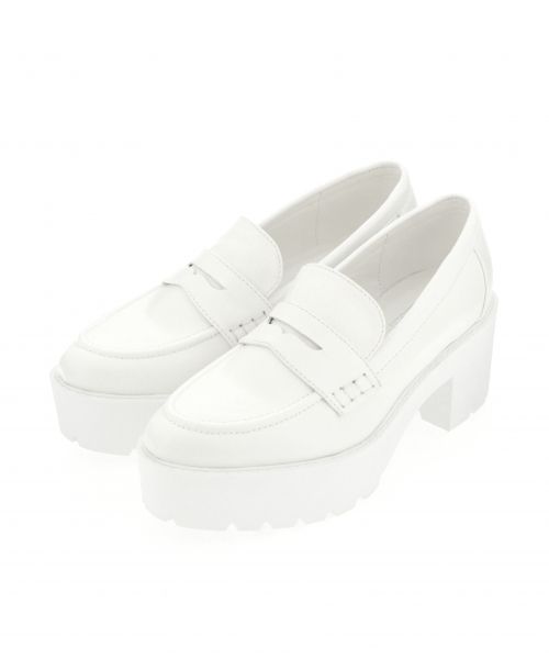 ヒールローファー