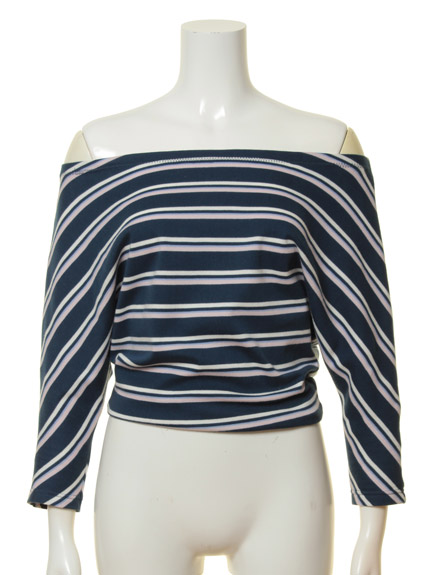 オフショルカットトップス