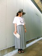 スタイル良く見せたいならコレ！ショート丈TOPSで脚長効果を狙お♡