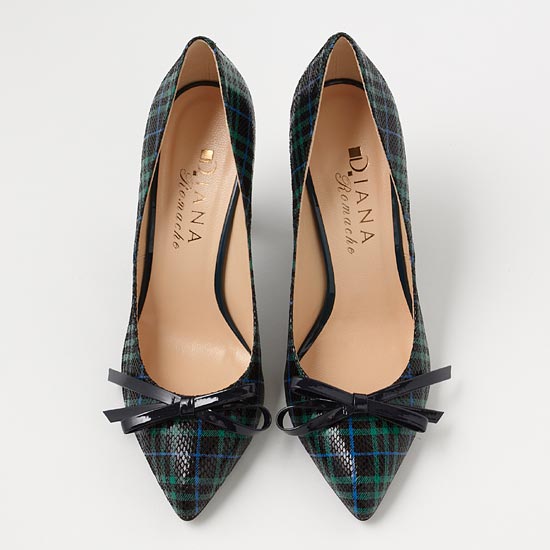 ノスタルジックなレディスタイルに♪細リボンパンプス