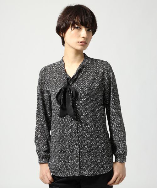 ボウタイブラウス