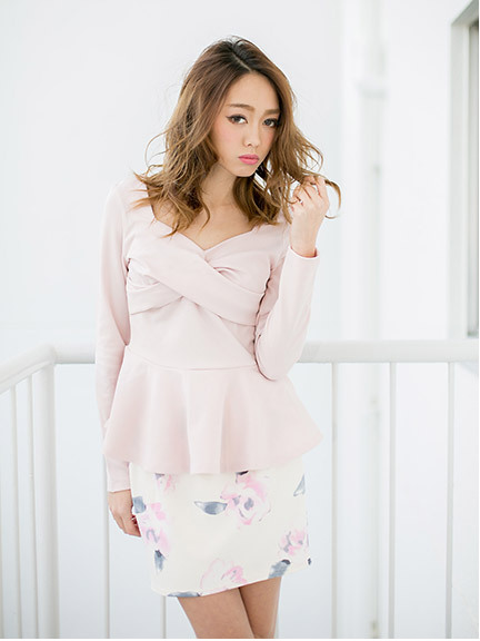 ツイストペプラムチュニック