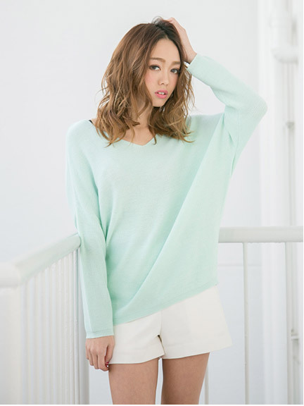 V開きスプリングニットトップス