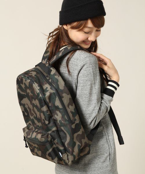 【オールシーズン使える】ナイロンリュック