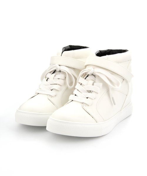 インヒールスニーカー