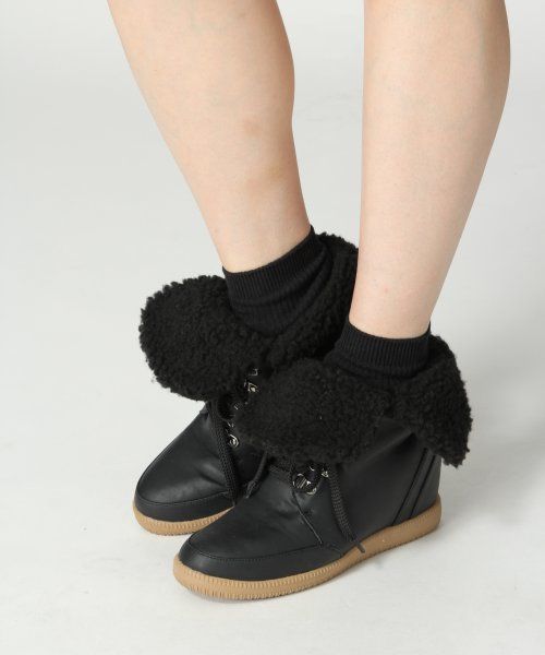 ボアインヒールスニーカー