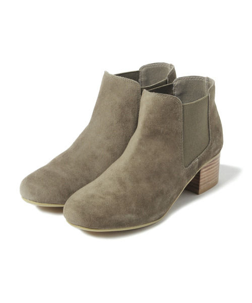 スエードブーティー
