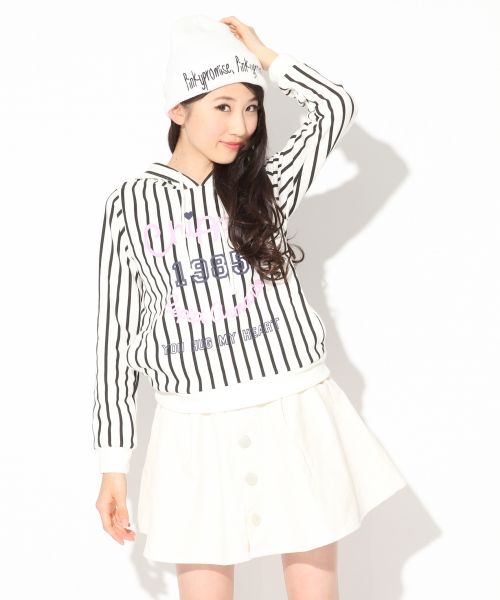 【ニコラ12月号】ストライプ*ロゴFウラケパーカー