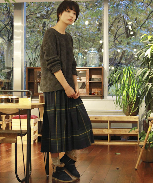 ビックチェックボタンスカート