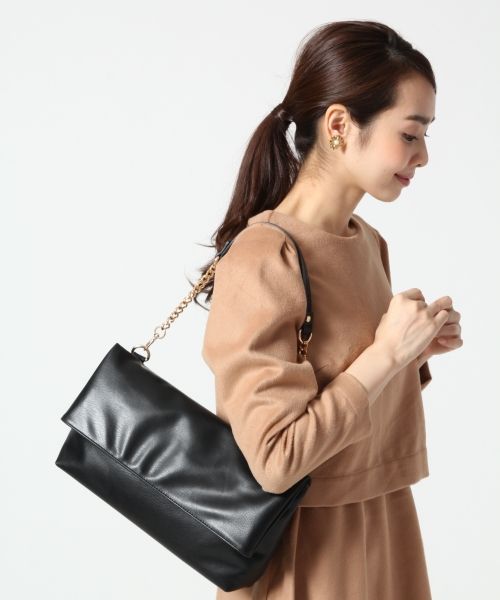 【3WAYで使える！】チェーンアクセントクラッチバッグ