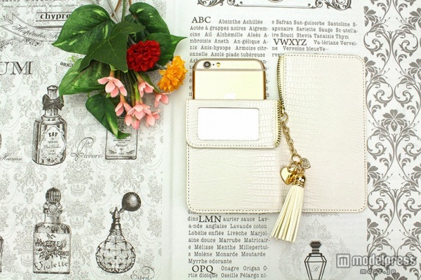 可愛いは手元から！おしゃれに差がつく便利なスマートフォンケース／「Fantastick Free Size Case Mirror」（フリーサイズ）3,400円（税抜）