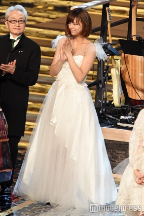 純白ドレスで晴れ舞台（C）モデルプレス