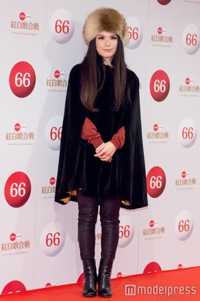 Superfly、ロシア帽&ポンチョの冬ボヘミアンが可愛い♡<ファッションチェック/紅白リハ初日>(C)モデルプレス