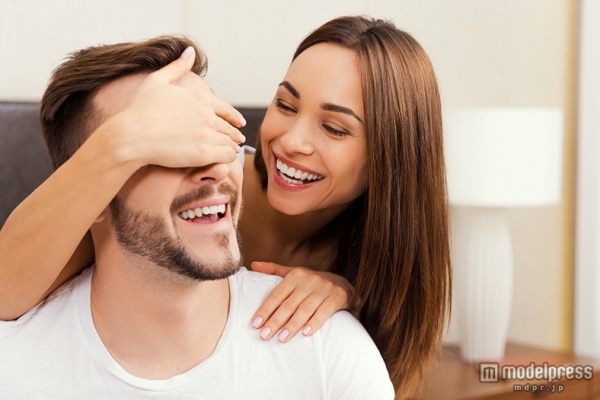 彼が離したくなくなるような彼女に…（Photo by gstockstudio／Fotolia）