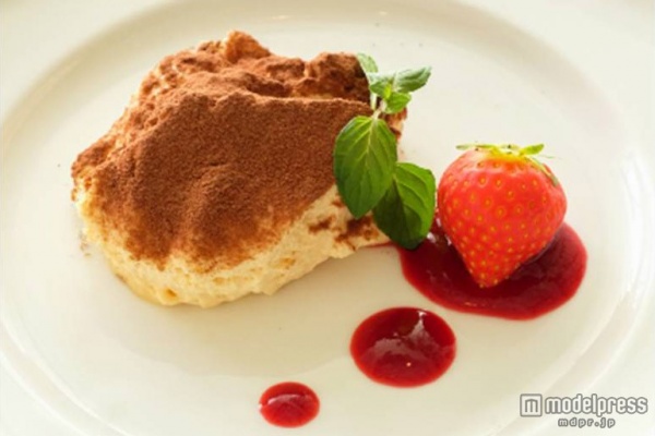 ブレイク必至の新ヘルシースイーツ「ティラティス」って？／「まめカルポーネのティラティス」680円（税込）／提供店舗：マザーアースカフェ