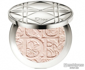 ディオールスキン ヌード エアー コンパクト ＜グロウイング ガーデン＞001／6,500円／画像提供Dior