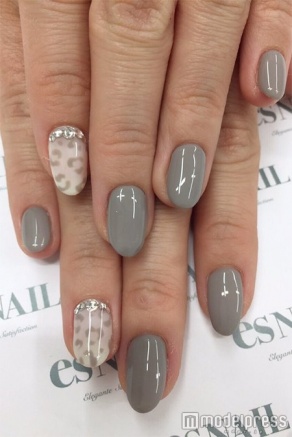 レオパード柄ネイル／画像提供：esNAIL