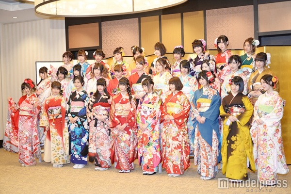 （後段左から）森田彩花、松村芽久未、東由樹、沖田彩華、日下このみ、谷川愛梨、三田麻央、山尾梨奈、川上礼奈、山口真帆、大滝友梨亜（中段左から）名取稚菜、篠崎彩奈、佐々木優佳里、小石公美子、都築里佳、内山命、山下ゆかり、高畑結希、濵松里緒菜、西潟茉莉奈（前列左から）内山奈月、中西智代梨、阿部マリア、谷真理佳、入山杏奈、木崎ゆりあ、穴井千尋、前田亜美、竹内美宥、伊豆田莉奈（C）モデルプレス