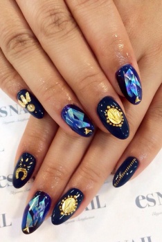 ネイビーネイル／画像提供：esNAIL