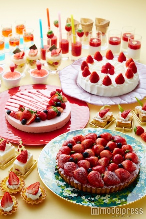 「アリスと楽しむストロベリー」（画像提供：京王プラザホテル）