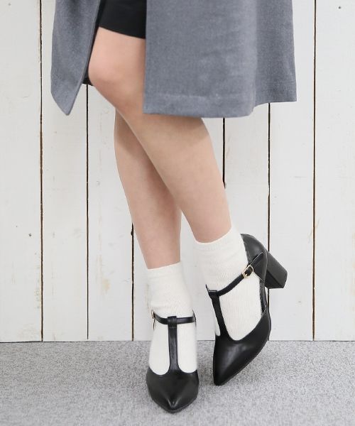 Tストラップパンプス