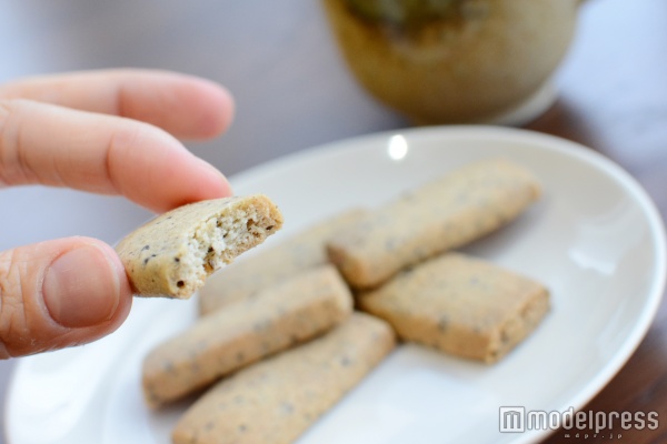 プチプチとチアシードが弾ける（C）モデルプレス