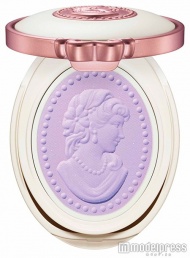 プレスト チークカラー／108ラベンダーパール／3,800 円 (税抜）／画像提供レ・メルヴェイユーズ ラデュレ