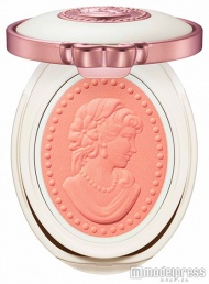 プレスト チークカラー／106ミルキーオレンジ／3,800 円 (税抜）／画像提供レ・メルヴェイユーズ ラデュレ