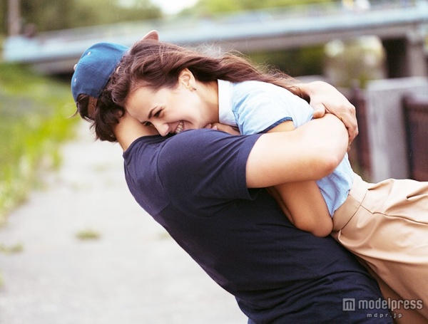 彼の胸に飛び込んじゃおう（Photo by Vladyslav Starozhylov）