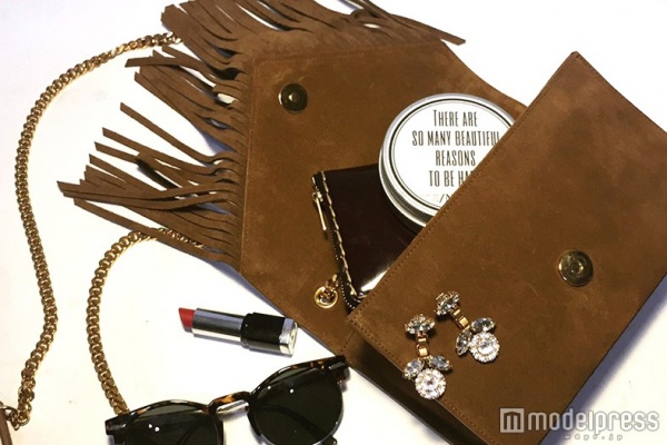 『FLOAT LEAF』はカバンにもすっぽり入るキュートサイズ