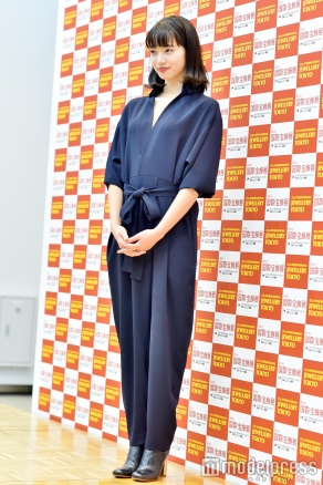 小松菜奈、外ハネ＆オールインワンの上品トレンドコーデが可愛い＜ファッションチェック＞（C）モデルプレス