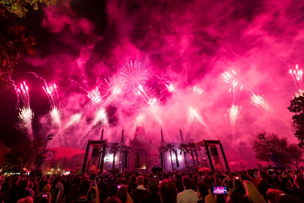 シンフォニー・イン・ザ・スターズ：ギャラクティック・スペクタキュラー・デザート・パーティー／As to Disney artwork, logos and properties:（C）Disney