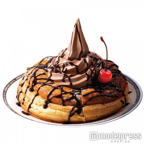 コメダ、チョコ色に染まった「クロノワール」が限定登場／クロノワール（画像提供：株式会社コメダ）