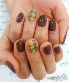 チョコブランケットネイル／画像提供：esNAIL