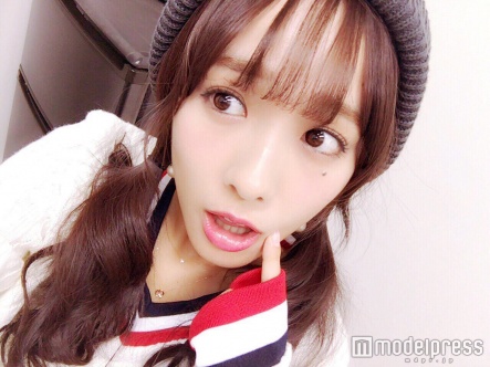 “黒髪美女”前田希美、人生初ヘアカラーに挑戦／画像提供：所属事務所