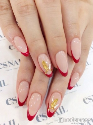 極細フレンチ／画像提供：esNAIL