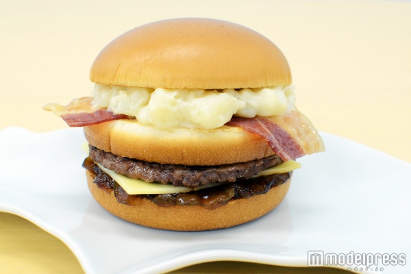 海道産の素材にこだわったボリューム満点のバーガー（C）モデルプレス