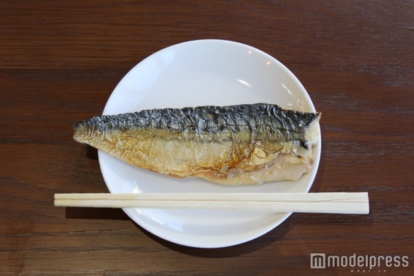 しっかりとした半身 （c）モデルプレス