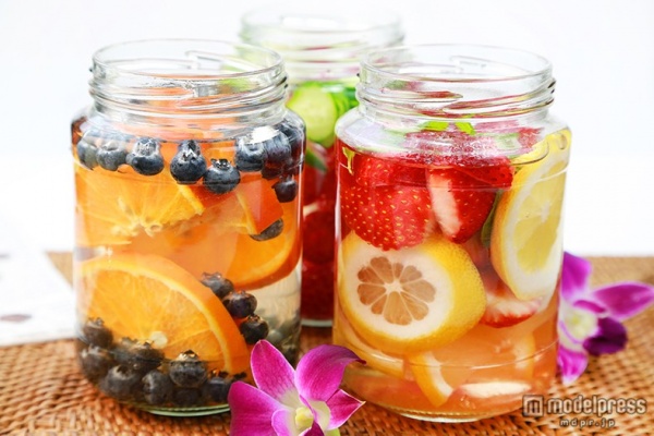 好きなフルーツ酢を入れよう(Photo by Miramiska)