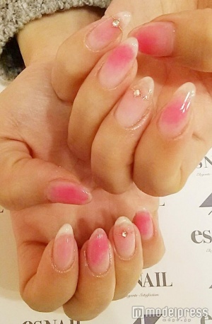 チークネイル／画像提供：esNAIL