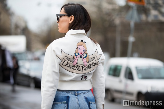 ジャケットは「Olympia Le-Tan（オリンピア・ル・タン）」／photo：Getty Images
