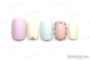 くすみパステルネイル／画像提供：esNAIL