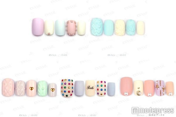 冬のパステルネイルはマット加工×〇〇／画像提供：esNAIL