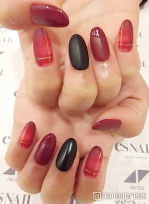 ブランケットネイル／画像提供：esNAIL