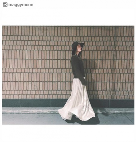 私服を公開したマギー/Instagramより
