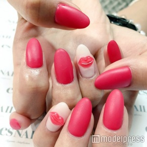 エレガントな3Dリップ／画像提供：esNAIL