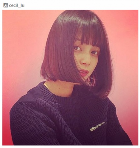 新しいヘアを披露した岸本セシル／Instagramより