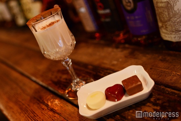 いちごのチョコ×生クリームベースのカクテル（C）モデルプレス